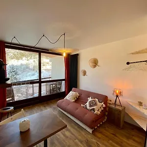 https://escapade-au-pied-des-pistes.hotels-rhonealpes.com